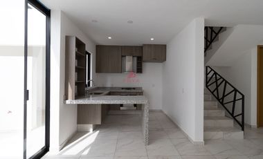 CASA EN VENTA EN MARIANO OTERO, ZAPOPAN, JAL.