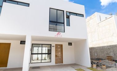 CASA EN VENTA EN MARIANO OTERO, ZAPOPAN, JAL.
