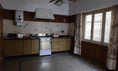 CASA/CON LOCAL EN VENTA OPORTUNIDAD