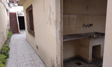 CASA/CON LOCAL EN VENTA OPORTUNIDAD