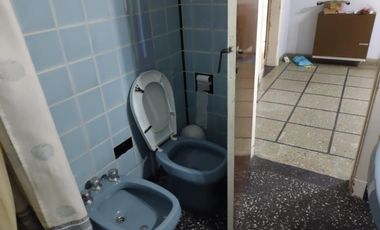 CASA/CON LOCAL EN VENTA OPORTUNIDAD