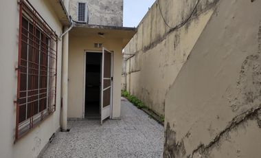 CASA/CON LOCAL EN VENTA OPORTUNIDAD
