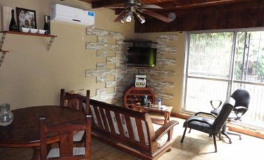 VENTA DE CASA 4 AMBIENTES CON PILETA - SOBRE AVENIDA RAMON SANTAMARINA - MONTE GRANDE