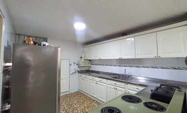 casa en venta en las mercedes. Cod V121240