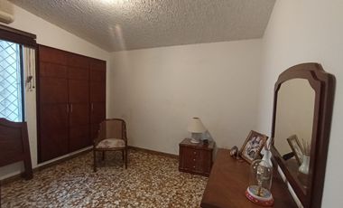 casa en venta en las mercedes. Cod V121240