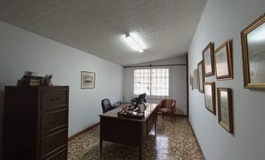 casa en venta en las mercedes. Cod V121240