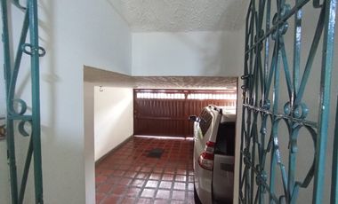 casa en venta en las mercedes. Cod V121240