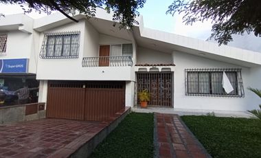casa en venta en las mercedes. Cod V121240