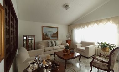 casa en venta en las mercedes. Cod V121240