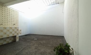 casa en venta en las mercedes. Cod V121240