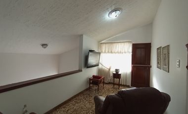 casa en venta en las mercedes. Cod V121240