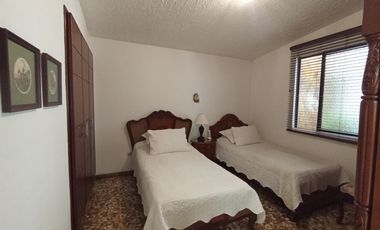 casa en venta en las mercedes. Cod V121240