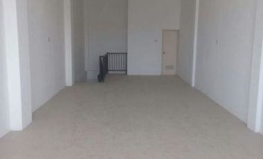 Ruko Gunung Anyar Tambak, Strategis