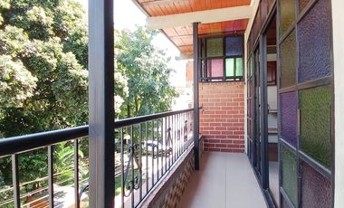 apartamento en arriendo en poblado campestre. Cod A120027