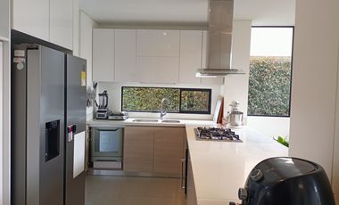 casa en venta en cajicá. Cod V8408334