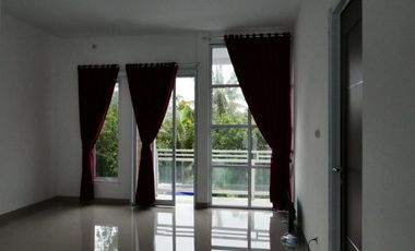 RUMAH MURAH 2 LANTAI BISA KPR 8 MENIT KE TERMINAL JOMBOR