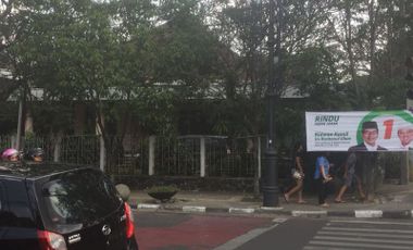 Dijual Rumah Hanya Hitung Tanah Di Jl. Re. Martadinata Raya ( Riau ) Bandung
