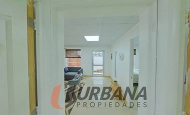 MODERNA CASA DE DOS NIVELES INDEPENDIENTES