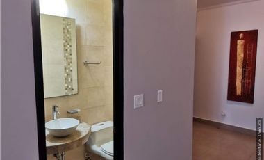 VENTA  PH EMBASSY VILLAGE ALBROOK