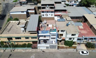 🏡 **VENTA DE CASA URBANA EN PIURA** 🏡

¿Buscas un nuevo hogar en una ubicación ideal? ¡Esta es tu oportunidad! Presentamos una hermosa y espaciosa c