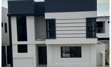 VENDO CASA EN URBANIZACION LA JOYA (AGUAMARINA)