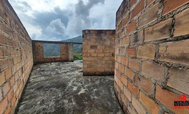 casa en venta en urbano. Cod V6534