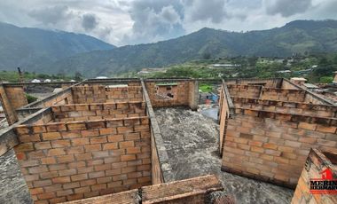 casa en venta en urbano. Cod V6534