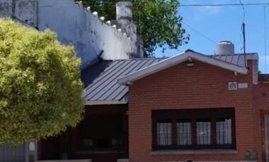 VENDO CASA BARRIO POMPEYA (ITALIA 800) MAR DEL PLATA