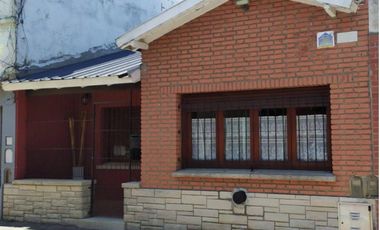 VENDO CASA BARRIO POMPEYA (ITALIA 800) MAR DEL PLATA