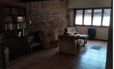 VENDO CASA BARRIO POMPEYA (ITALIA 800) MAR DEL PLATA