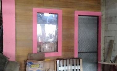 Rumah dan Kolam Ikan Sayap Citeureup Cimahi