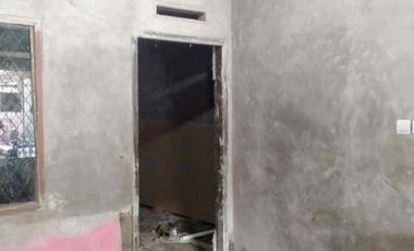 Rumah dan Kolam Ikan Sayap Citeureup Cimahi