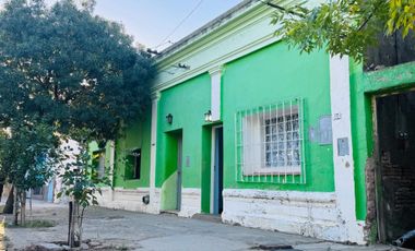 Casa y salón Garibaldi 835 Gral Acha- La Pampa