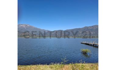 Se vende parcela a orilla de Laguna de Aculeo