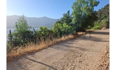 Se vende parcela a orilla de Laguna de Aculeo