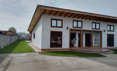 Casa en venta de 178 m2 + Terreno de 1.125 m2 en Coinco