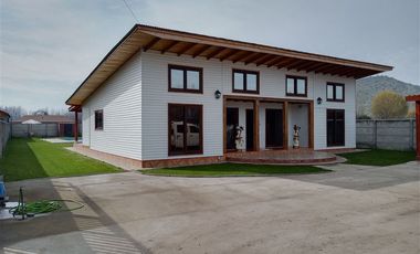 Casa en venta de 178 m2 + Terreno de 1.125 m2 en Coinco