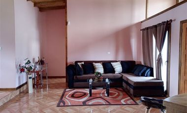 Casa en venta de 178 m2 + Terreno de 1.125 m2 en Coinco