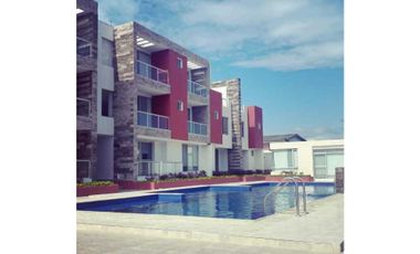 Se Vende casa de playa 2 plantas- patio-Conjunto en la playa Antalya