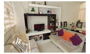 LINDA CASITA AMOBLADA IDEAL PARA FAMILIAS O PAREJAS QUE BUSCAN UN LUGAR CÓMODO Y ACOGEDOR EN UNA UBICACIÓN CONVENIENTE.
LA URBANIZACIÓN CUENTA CON ÁR