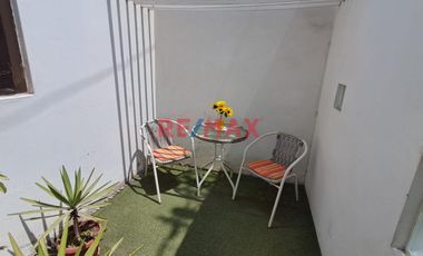 LINDA CASITA AMOBLADA IDEAL PARA FAMILIAS O PAREJAS QUE BUSCAN UN LUGAR CÓMODO Y ACOGEDOR EN UNA UBICACIÓN CONVENIENTE.
LA URBANIZACIÓN CUENTA CON ÁR