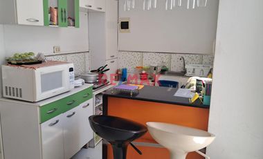 LINDA CASITA AMOBLADA IDEAL PARA FAMILIAS O PAREJAS QUE BUSCAN UN LUGAR CÓMODO Y ACOGEDOR EN UNA UBICACIÓN CONVENIENTE.
LA URBANIZACIÓN CUENTA CON ÁR