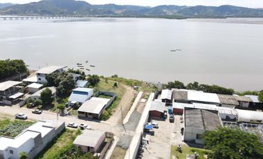 Terreno en venta Bahía de Caráquez Frente al Mar