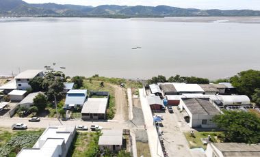 Terreno en venta Bahía de Caráquez Frente al Mar