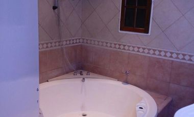 Venta. Villa de Mayo, sobre calle Cerviño. Casa en PH al fondo