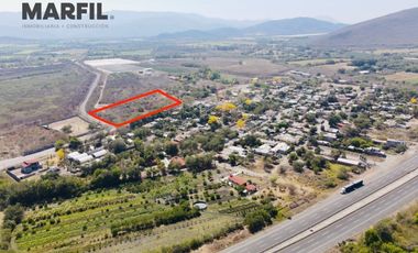 1 Hectárea de Terreno en RENTA / VENTA Colima sobre Carretera / Autopista