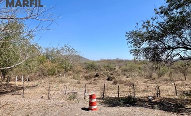 1 Hectárea de Terreno en RENTA / VENTA Colima sobre Carretera / Autopista