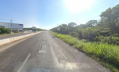 Terreno sobre carretera en la zona de Conkal, al Norte de Mérida Yucatán