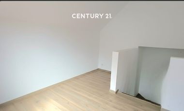 Rumah 3 Lantai Semi Furnish Di Wisteria Cakung Jakarta Timur