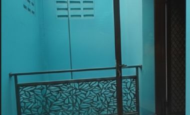 Rumah 3 Lantai Semi Furnish Di Wisteria Cakung Jakarta Timur